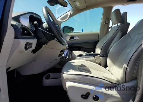 2018 Chrysler Pacifica Hybrid Limited z USA, uszkodzony, nr VIN 2C4RC1N72JR236537